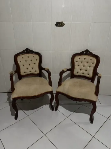 PAR DE POLTRONAS ANTIGAS ESTILO LUÍS XV