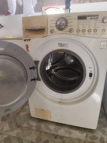 Máquina de Lavar Roupas LG