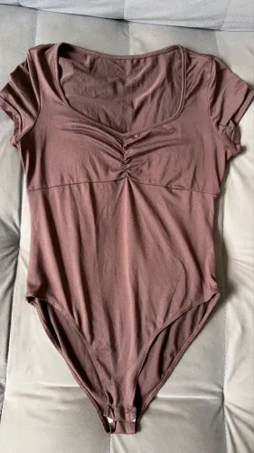 BODY MARROM