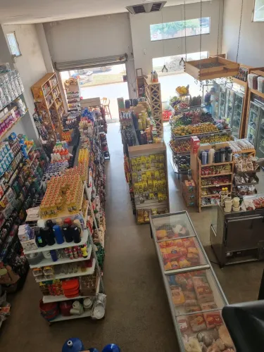 Alugo loja com equipamento de mercado