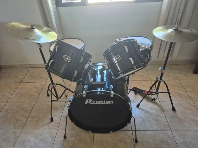 Bateria Acustica Premium DX-722, Completa + Pratos, Banco e whire brush, valor negociável
