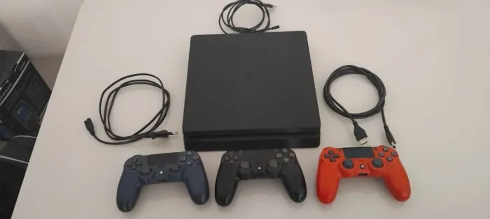 PS4 SLIM 500GB 03 CONTROLES