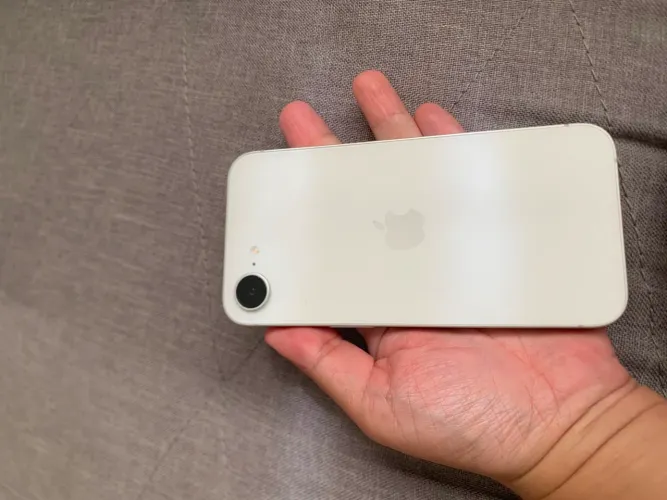 iPhone 16e