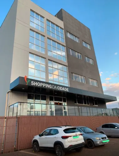 Alugo sala comercial 28mt cada, 101 norte próximo a praça dos Girassóis
