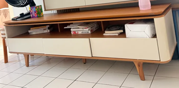Rack/Painel para TV Imcal - Madeira e Branco - Conservado