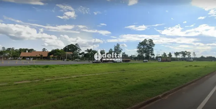 Área comercial ou industrial disponível para Venda ou Locação com 20.000 m² na BR 365