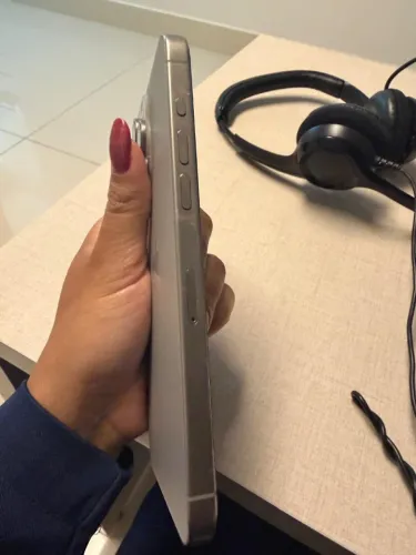 VENDO IPHONE 15 PRO MAX 512 GB SUPER CONSERVADO *
