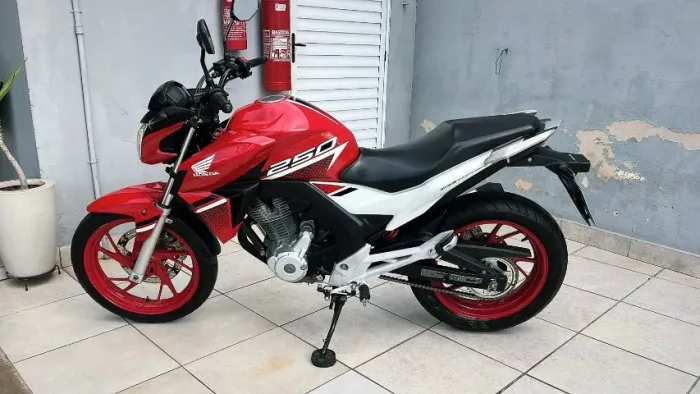 CB 250 Twister ABS