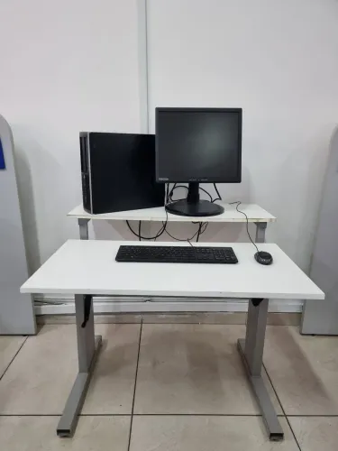 Mesas com regulagem p/ home office ou escritórios