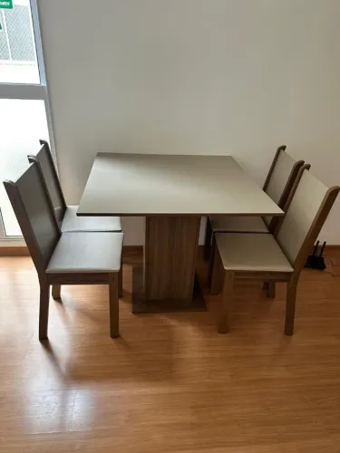 MESA SALA 4 LUGARES