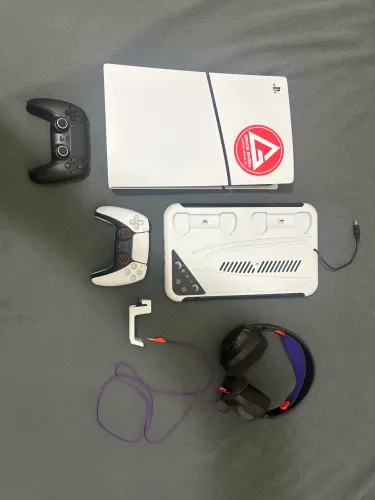 PS5 SLIM 1TB + 2tb de ssd resto na descrição.
