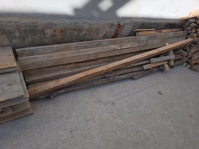 Vendo taubas e pontalete para obra