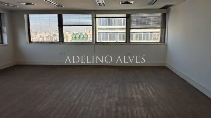 CONJUNTO COMERCIAL COM GARAGEM NO CENTRO