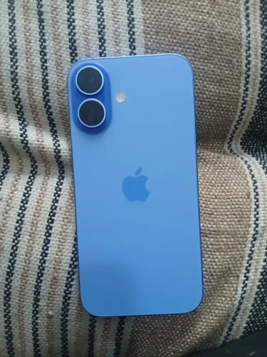 Vendo iPhone 16 ultramarino 