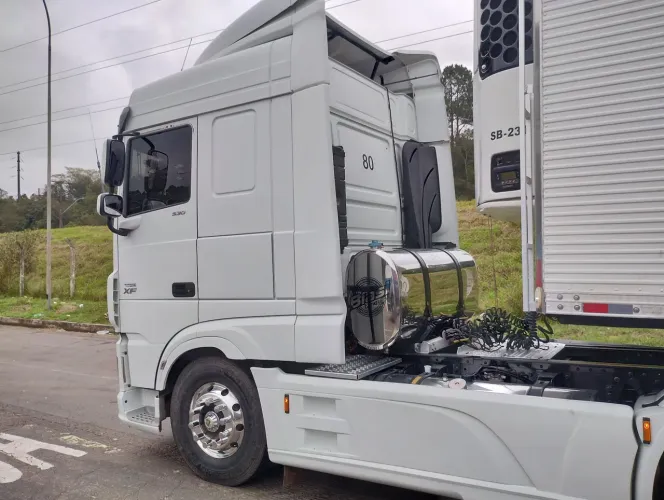 DAF XF 530 -6X2 carreta frigorífica 2014 Niju lisa.
