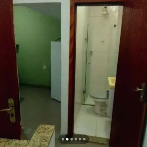 Alugo kitnet no centro vaga masculina
