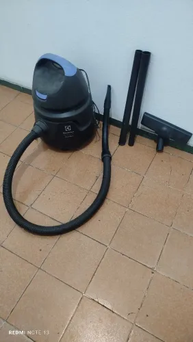 Aspirador de pó e água Electrolux