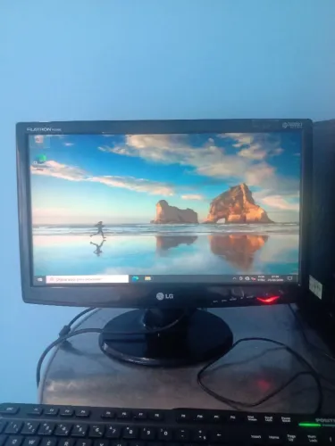 Monitor  LG 20" todo bom