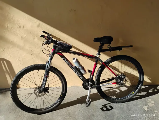 Bicicleta Profissional Absoluta com acessórios