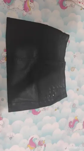 Saía semi- nova- preta n. 40 na C&A