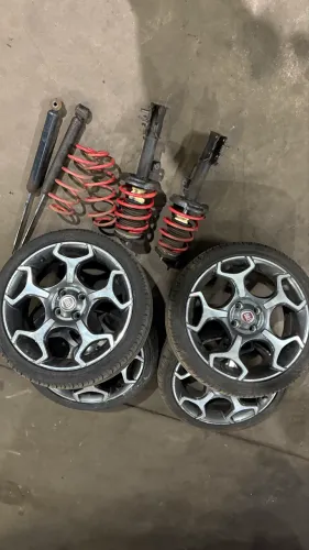 Rodas aro 17 original Fiat com pneus e suspensão