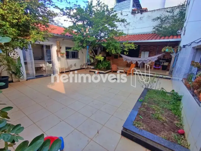 CASA LINEAR - PROXIMO AO CLUBE JARAGUÁ