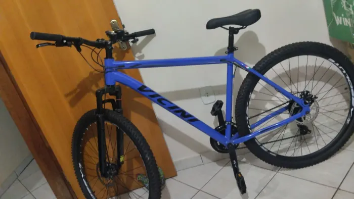 Bicicleta semi nova aro 29 com documentos R$ 800 00