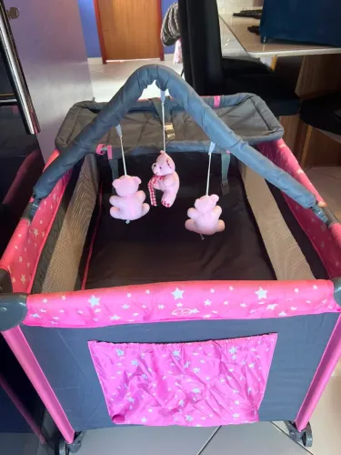 Berço portátil desmontável baby Style estrelinha rosa