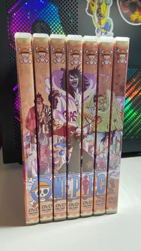 One Piece DVD - Box colecionável artesanal com arte temática (Impel Down e Novo Mundo)