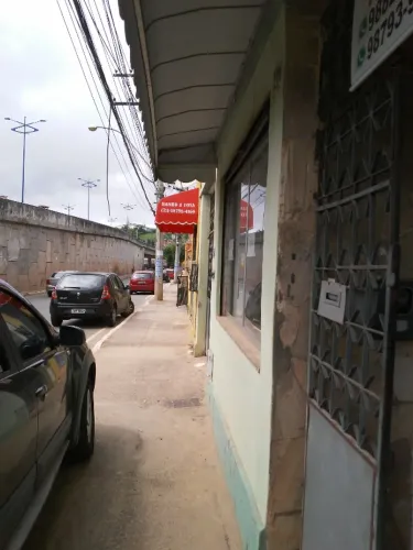 vendo casa terrea com escritura , tres quartos, sala copa, ponto comercial