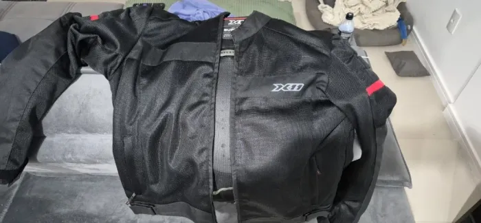 JAQUETA DE MOTO - X11 - EXCELENTE ESTADO
