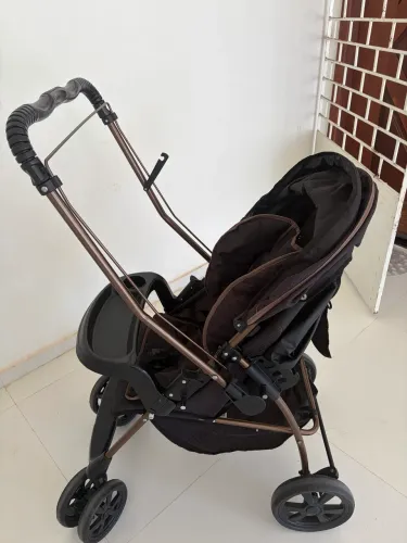 Carrinho de bebê + bebê conforto galzerano