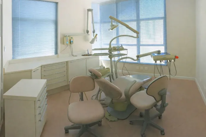 Sala mobiliada e equipada para consultorio odontológico Venda ou Locação no Centro de Baln