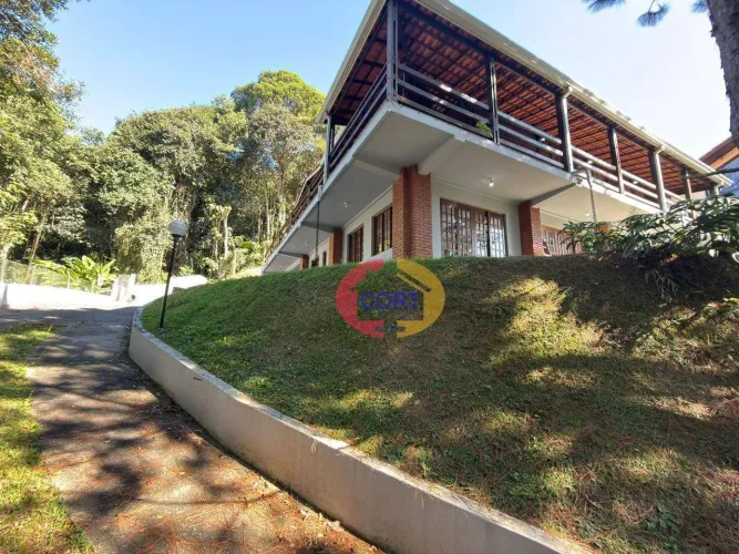 CASA PARA LOCAÇÃO NO CONDOMÍNIO ARUJAZINHO I, II E III