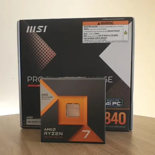 KIT UPGRADE RYZEN 7 7800X3D + PLACA MAE MSI PRO B840M-P WIFI6E AM5 MATX DDR5 NOVO LACRADO!