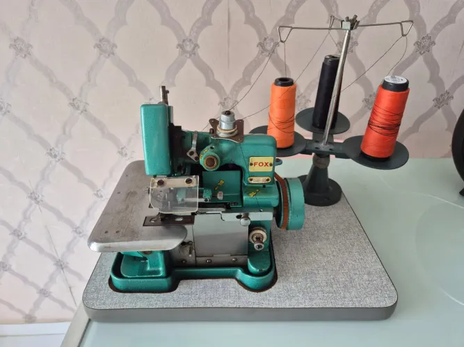 Vendo uma máquina overloque,puro luxo!