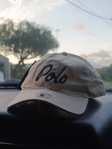Oportunidade: boné polo novo