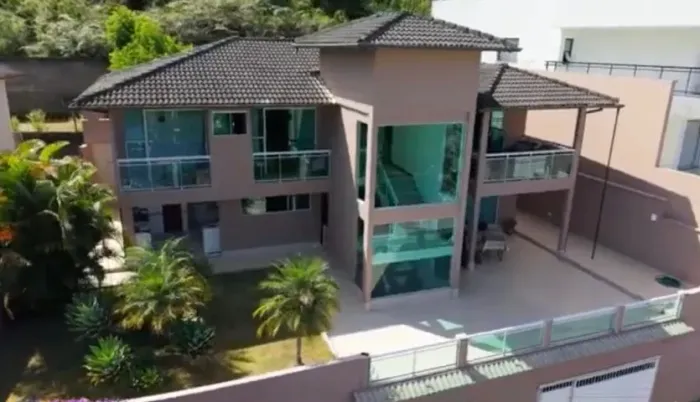 Linda casa, paraíso a um minuto do centro de Nova Friburgo, Região Serrana - RJ