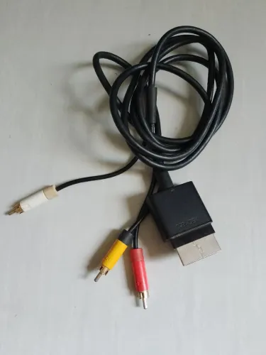 Peças e jogo de Xbox 360 slim
