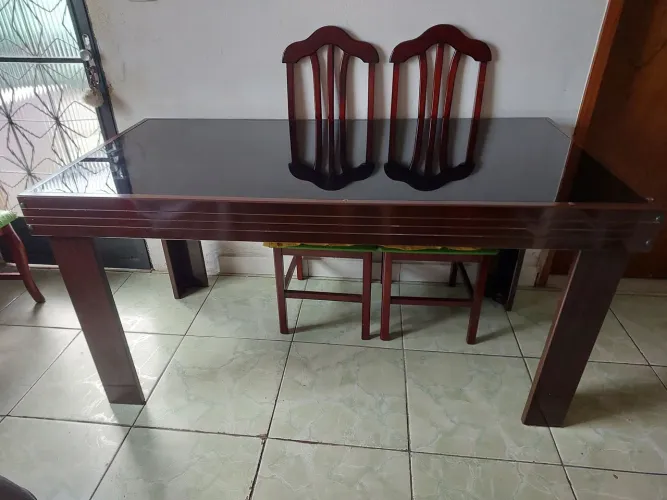 SÓ MESA RETANGULAR COM TAMPO EM MDP/MDF E VIDRO USADA