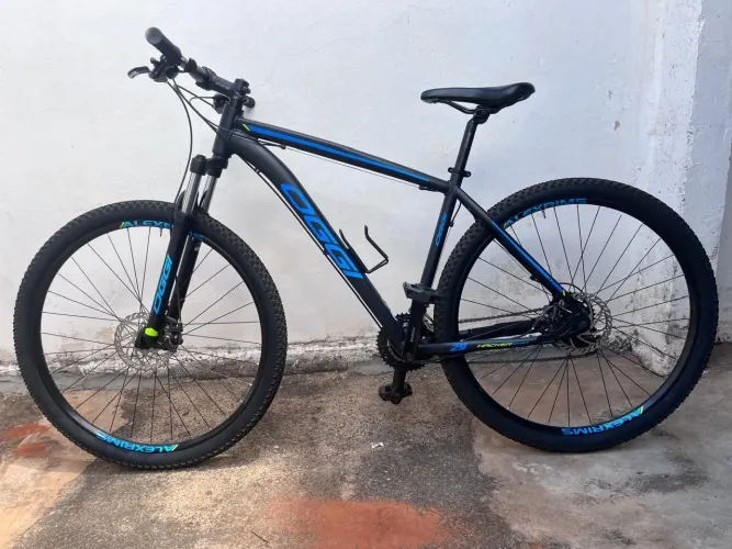 Bicicleta OGGI Hacker HDS Aro 29 - Freio Hidráulico - 24 Marchas
