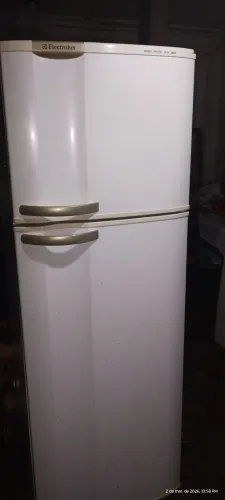 Geladeira Electrolux double system DC39