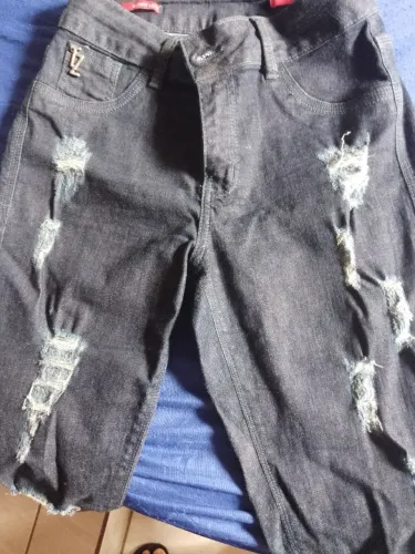 Vendo uma calça jeans seminova