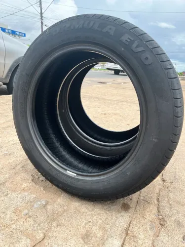 Pneu da Fórmula 205/55 R16 segunda linha em ótimas condições 