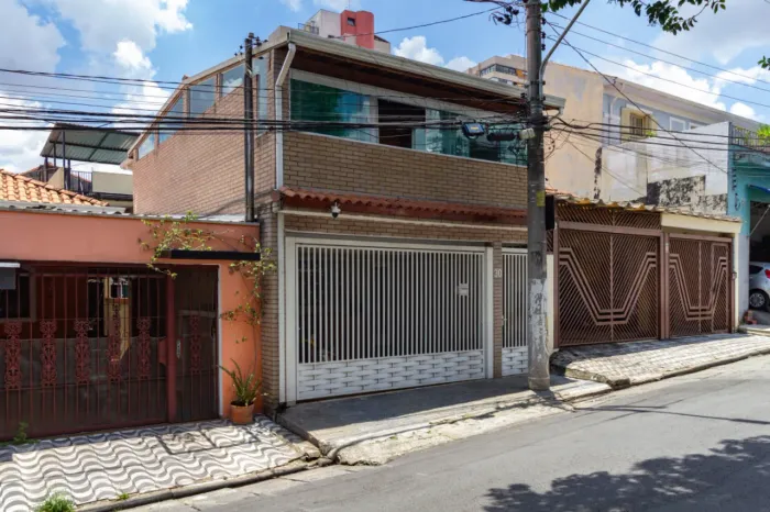 Casa para venda em Vila Romana com 6 quartos, sendo 1 suíte, 350m²