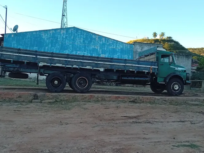 Caminhão pronto pra trabalhar 