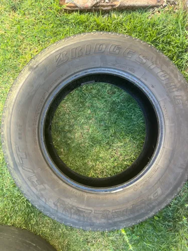 Pneu caminhonete brigestone dueler 265 65 17 ht