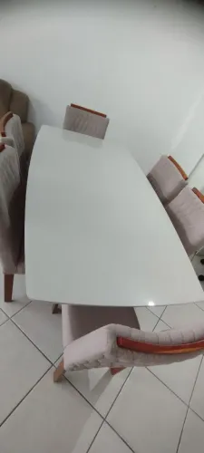 Vendo mesa de madeira com 6 cadeiras e tampo com vidro e 