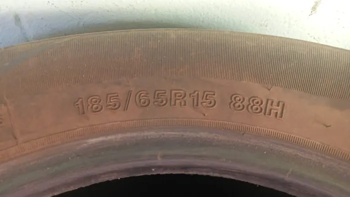 Pneus 185/65R15 88H
