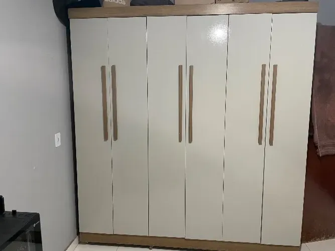 Guarda-roupa 6 portas